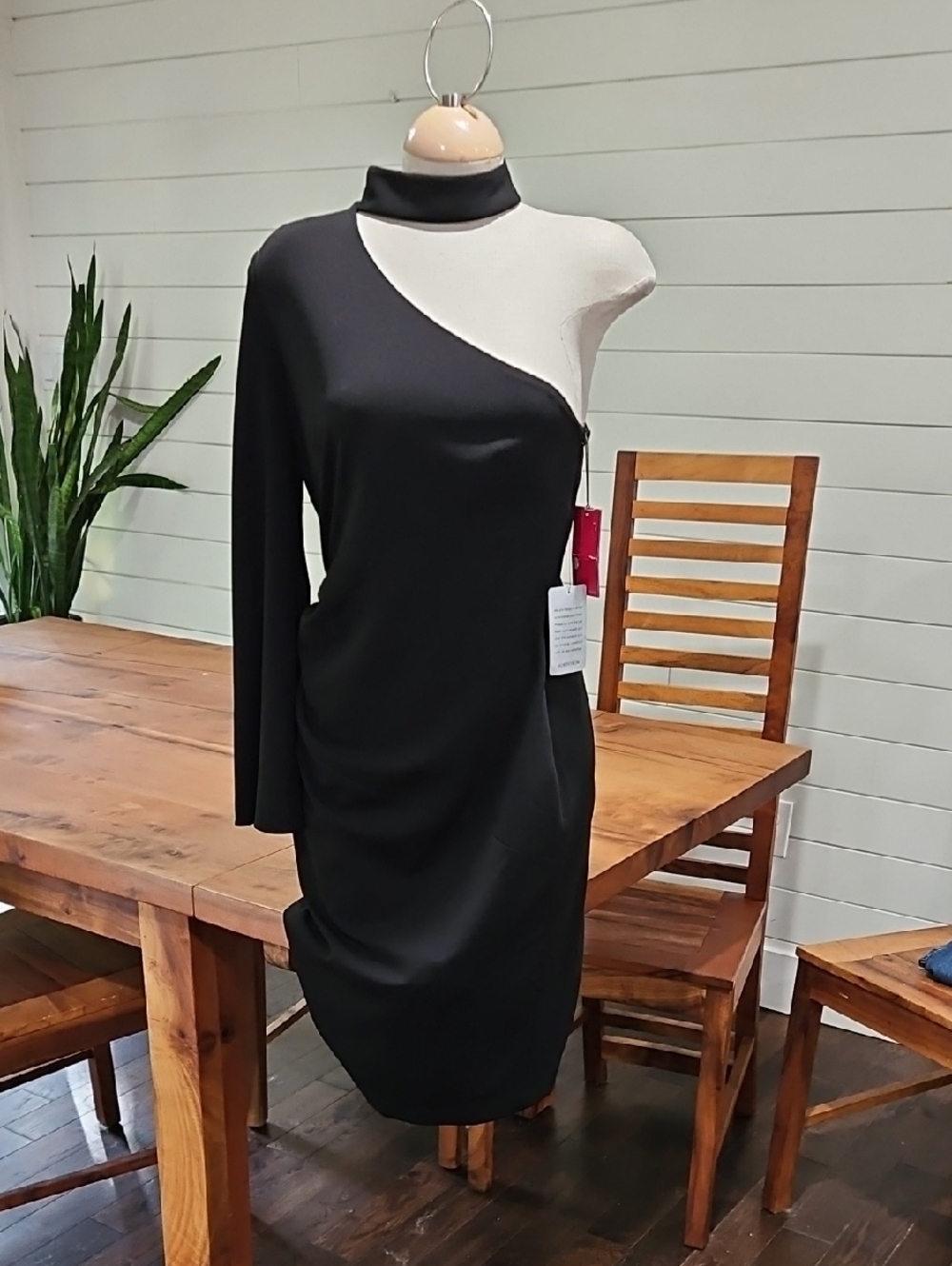 Vince Camuto Black Choker Style  Symetrical One-Shoulder Sheath Dress. Sz 10 Nwt